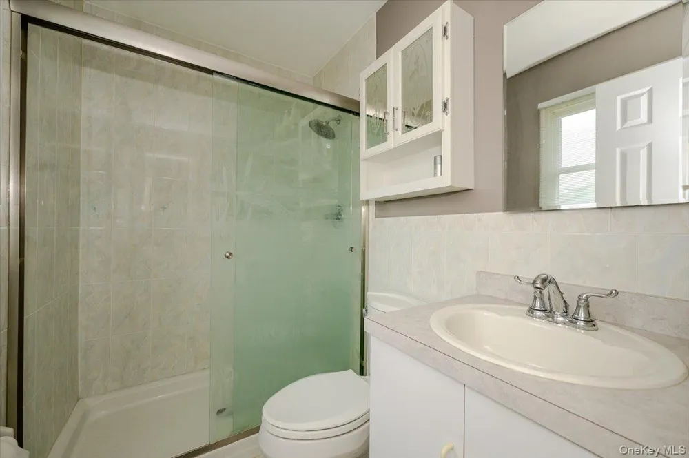 48 Meadow Lane Hicksville, NY 11801