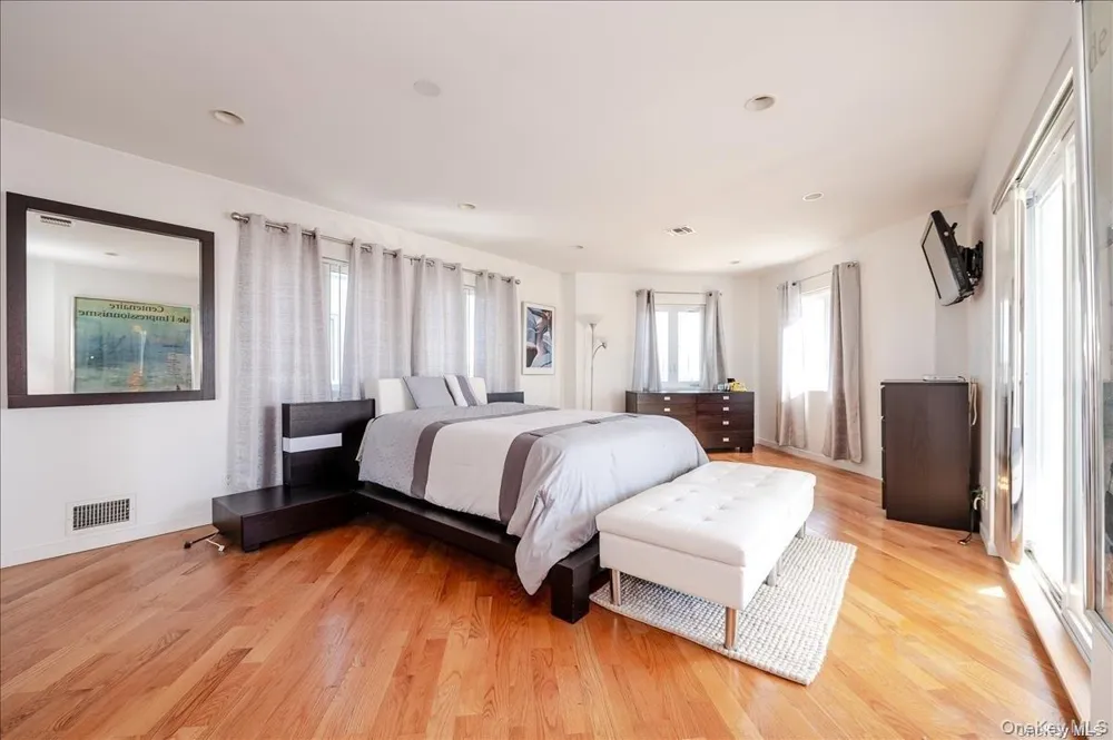 17 New York Avenue #House Long Beach, NY 11561