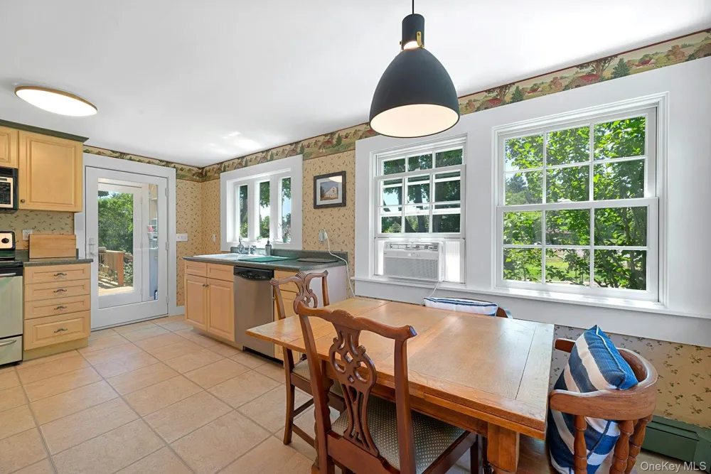 1825 Main Bayview Road Southold, NY 11971