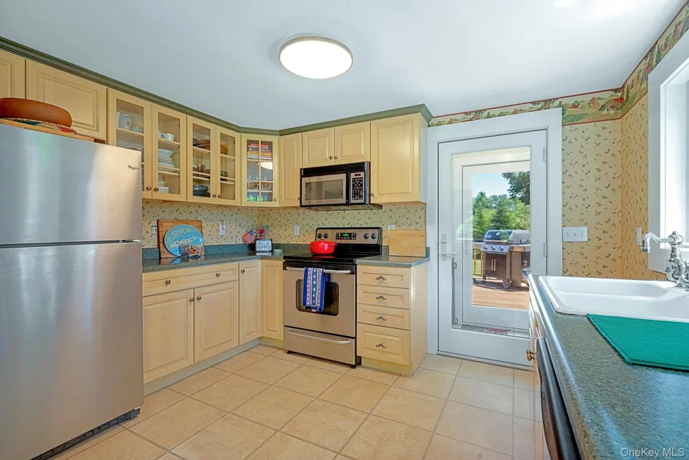 1825 Main Bayview Road Southold, NY 11971
