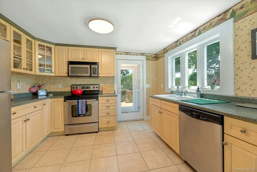 1825 Main Bayview Road Southold, NY 11971