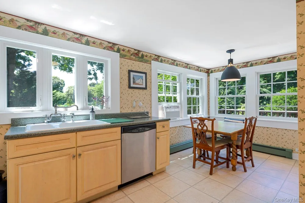 1825 Main Bayview Road Southold, NY 11971
