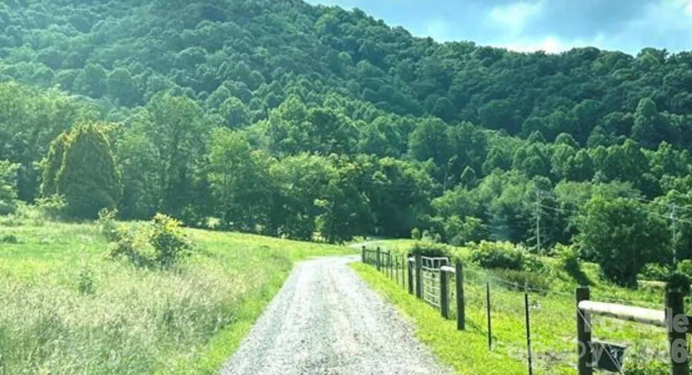 00 Split Pine Cove Clyde, NC 28721