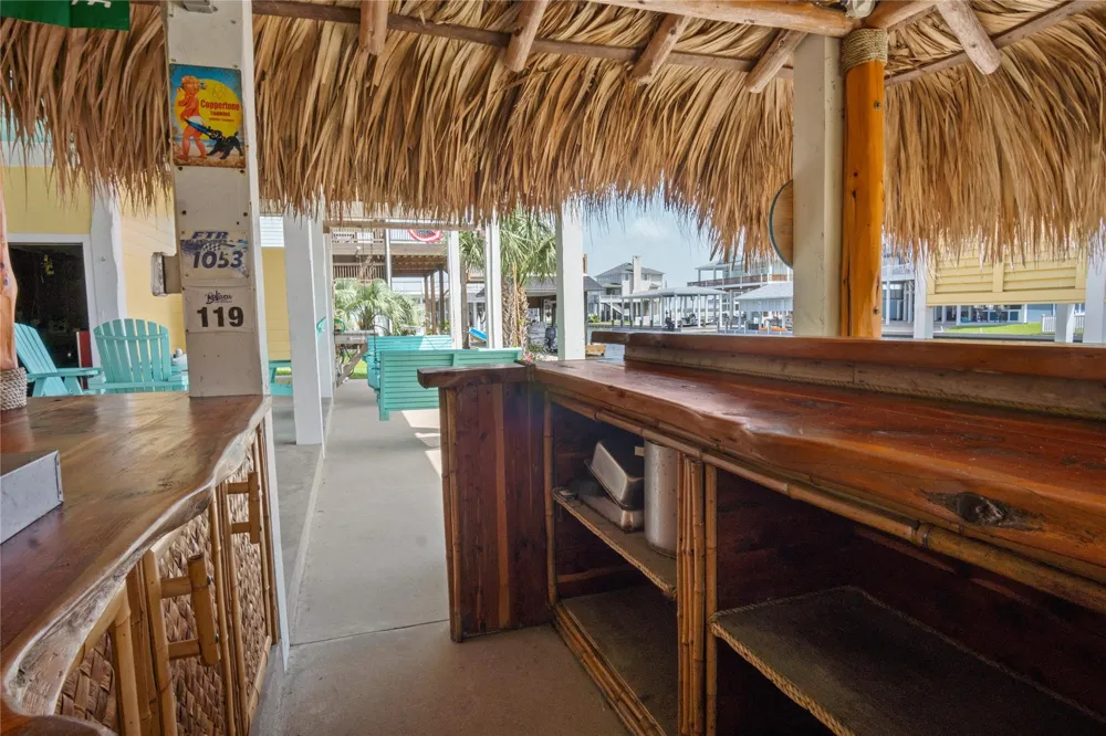 1100 Fountain View Drive Crystal Beach, TX 77650