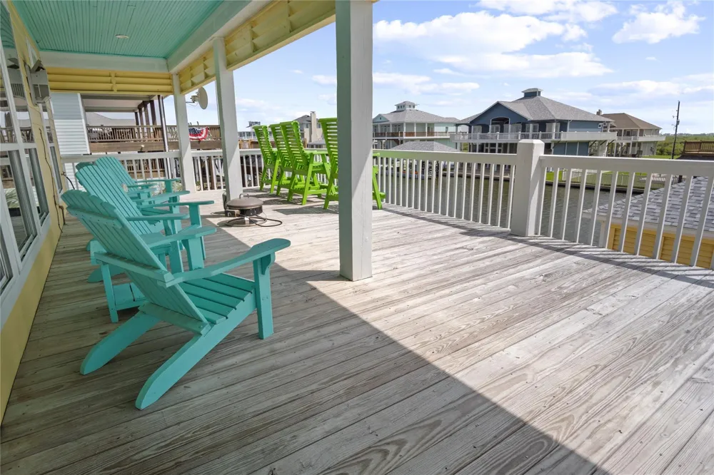 1100 Fountain View Drive Crystal Beach, TX 77650