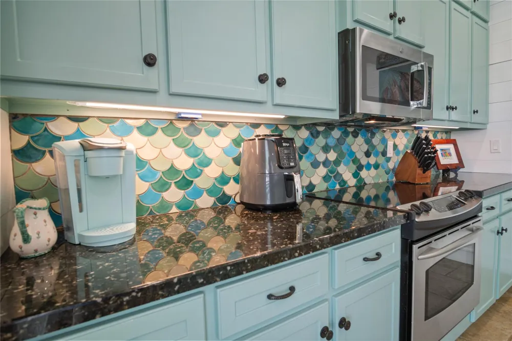1100 Fountain View Drive Crystal Beach, TX 77650