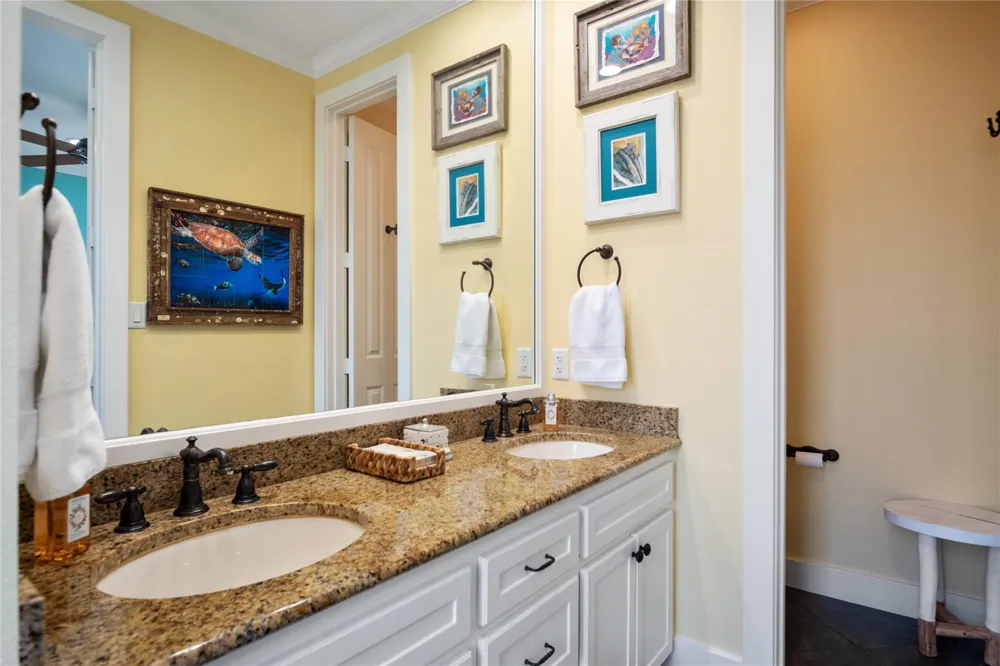 1100 Fountain View Drive Crystal Beach, TX 77650