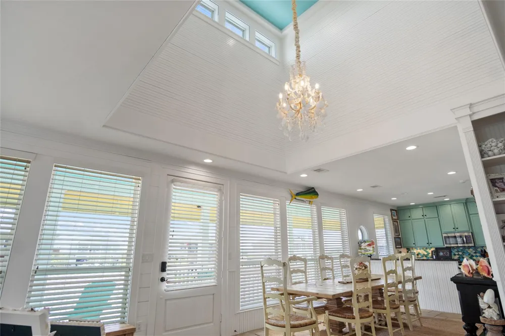 1100 Fountain View Drive Crystal Beach, TX 77650