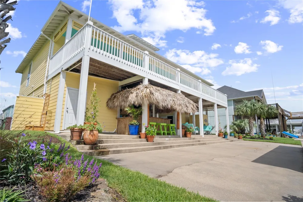 1100 Fountain View Drive Crystal Beach, TX 77650
