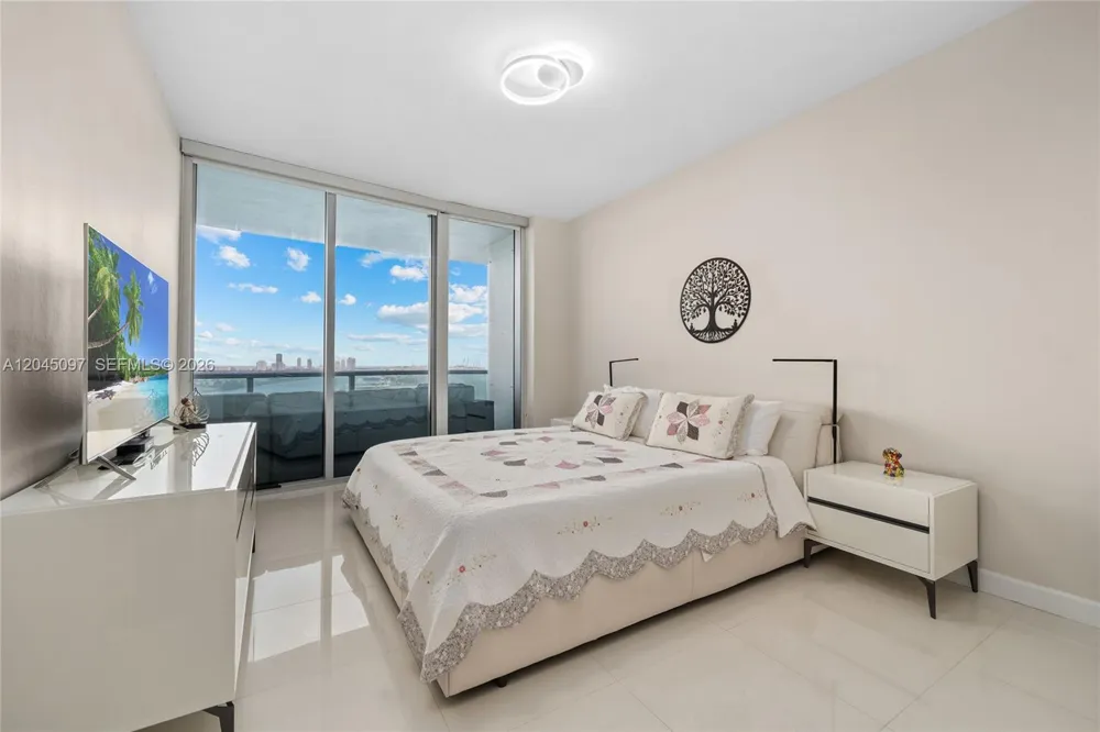 900 Biscayne Blvd #2506 Miami, FL 33132
