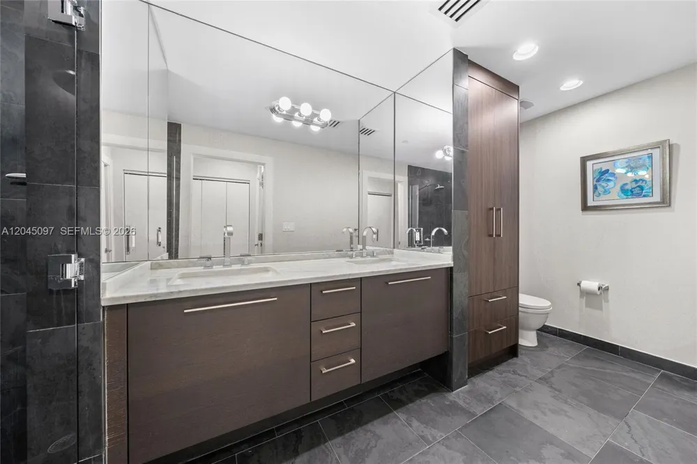 900 Biscayne Blvd #2506 Miami, FL 33132