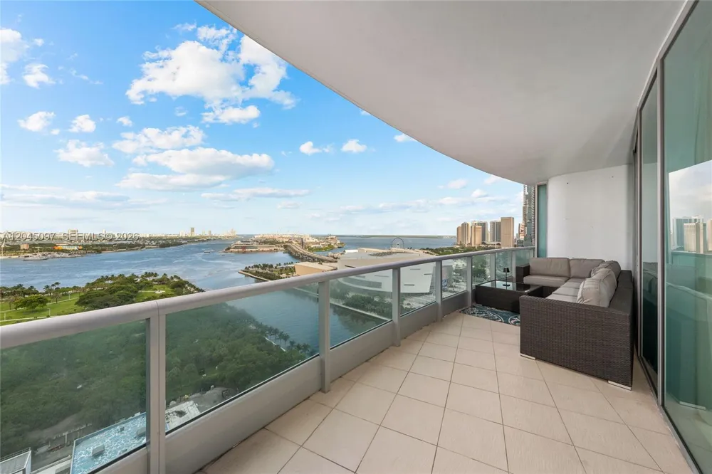900 Biscayne Blvd #2506 Miami, FL 33132