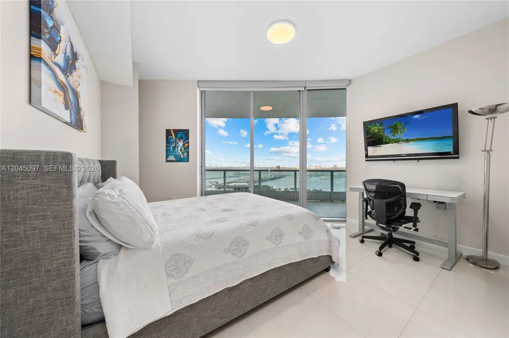 900 Biscayne Blvd #2506 Miami, FL 33132