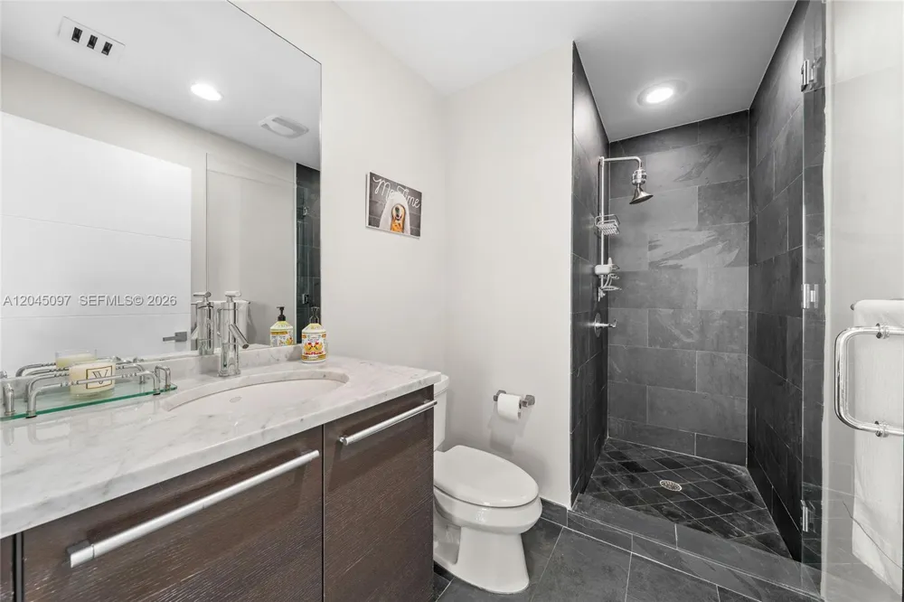 900 Biscayne Blvd #2506 Miami, FL 33132