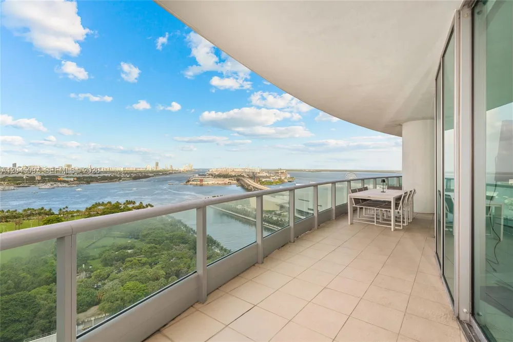 900 Biscayne Blvd #2506 Miami, FL 33132