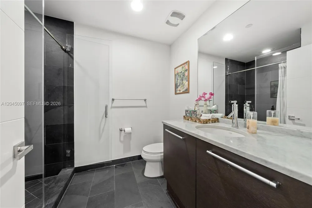 900 Biscayne Blvd #2506 Miami, FL 33132