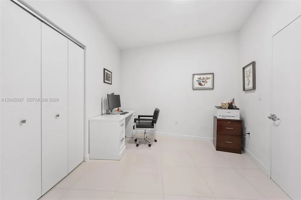 900 Biscayne Blvd #2506 Miami, FL 33132