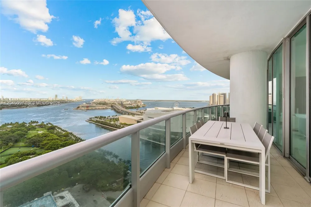 900 Biscayne Blvd #2506 Miami, FL 33132