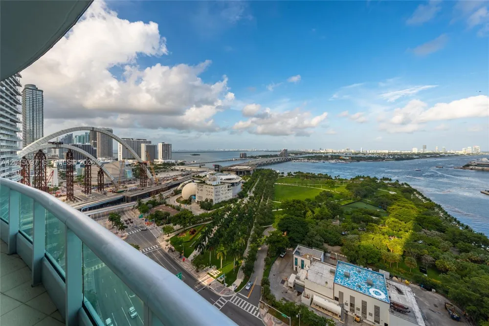 900 Biscayne Blvd #2506 Miami, FL 33132