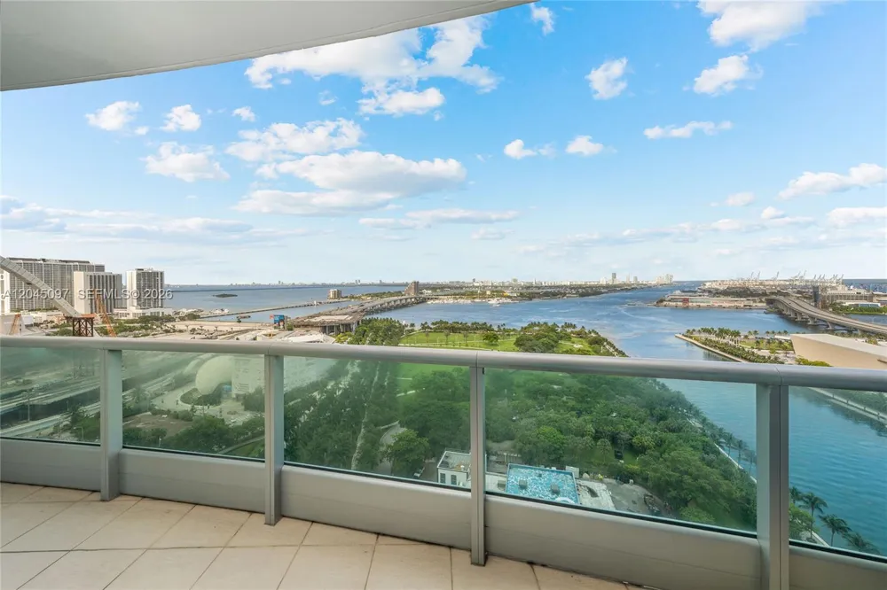 900 Biscayne Blvd #2506 Miami, FL 33132