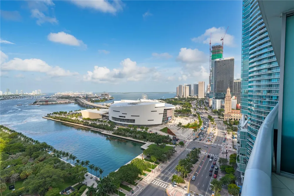 900 Biscayne Blvd #2506 Miami, FL 33132