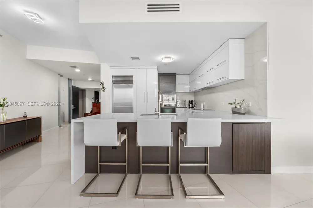 900 Biscayne Blvd #2506 Miami, FL 33132