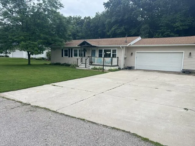 27853 Burmax Park Dowagiac City, MI 49047