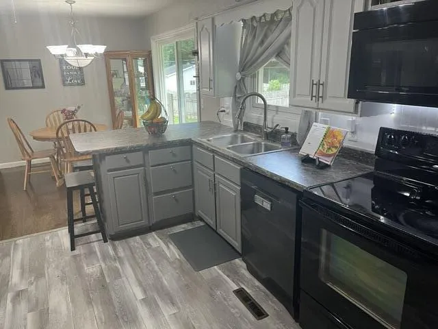 27853 Burmax Park Dowagiac City, MI 49047