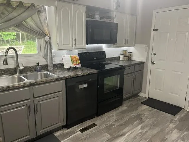 27853 Burmax Park Dowagiac City, MI 49047