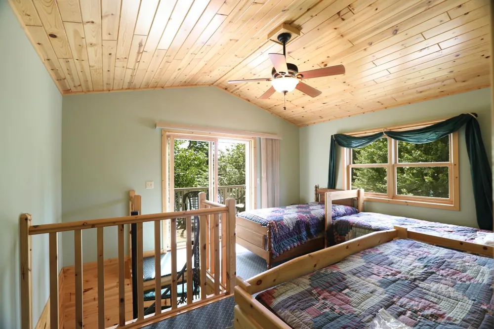 4475 Moccasin Point Road Tower, MN 55790