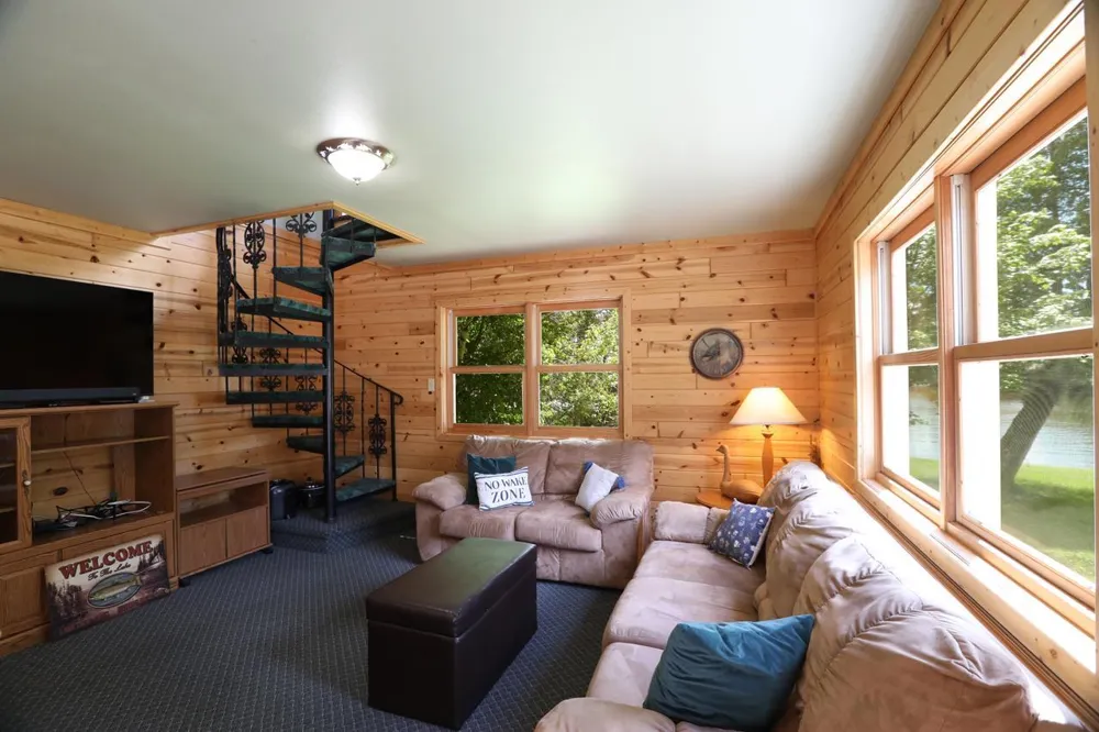 4475 Moccasin Point Road Tower, MN 55790