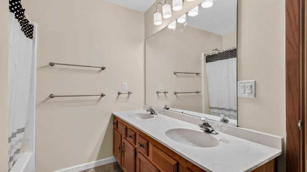 2887 29 9/16 AVENUE Birchwood, WI 54817