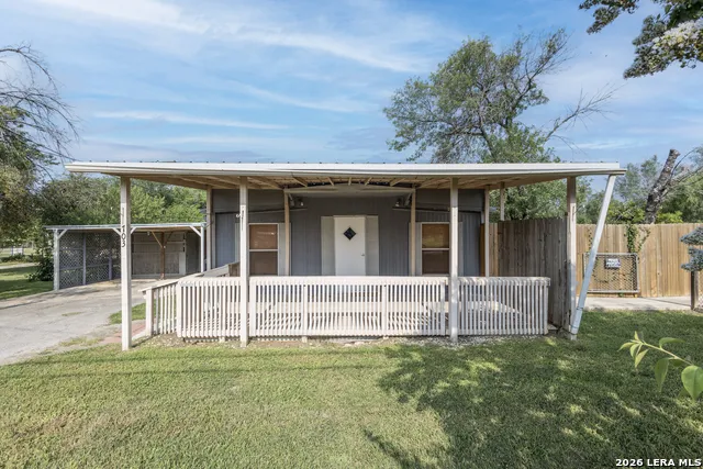 703 S Baylor Cotulla, TX 78014