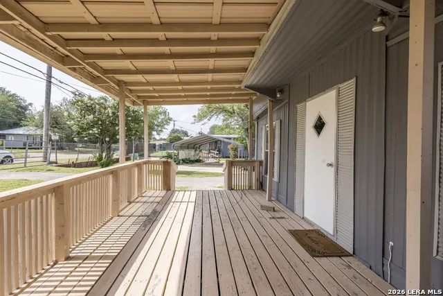 703 S Baylor Cotulla, TX 78014