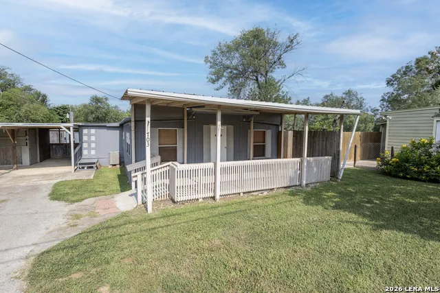 703 S Baylor Cotulla, TX 78014