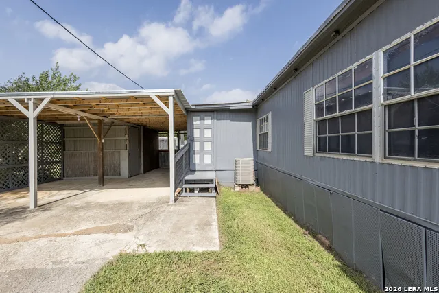 703 S Baylor Cotulla, TX 78014