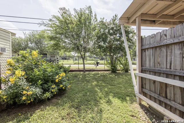 703 S Baylor Cotulla, TX 78014