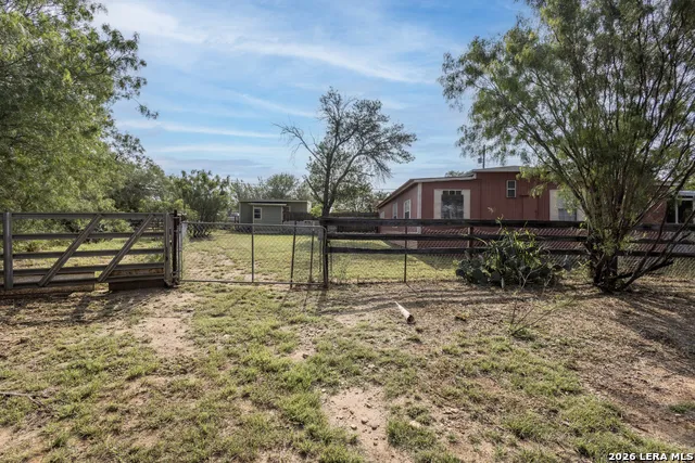 703 S Baylor Cotulla, TX 78014