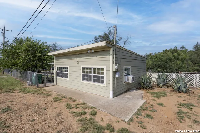 703 S Baylor Cotulla, TX 78014