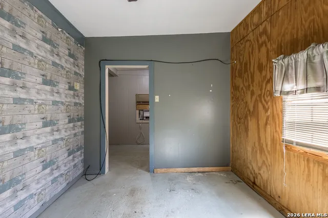 703 S Baylor Cotulla, TX 78014