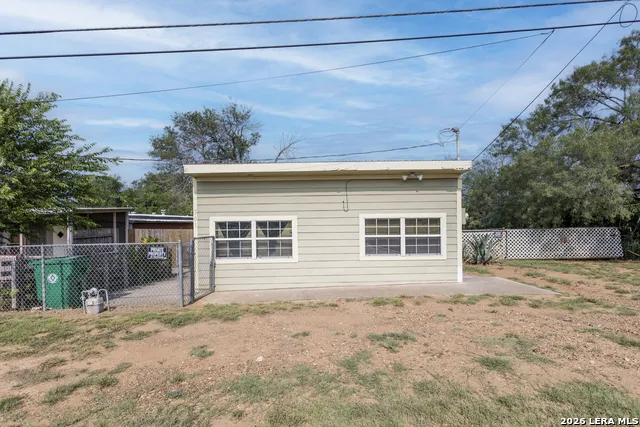 703 S Baylor Cotulla, TX 78014