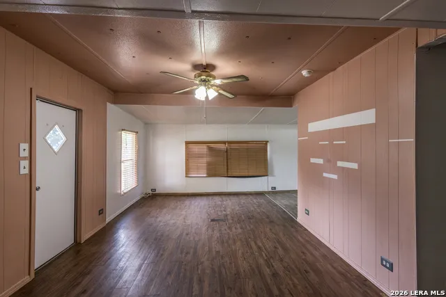 703 S Baylor Cotulla, TX 78014