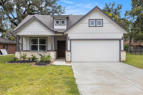 221 Inwood Drive