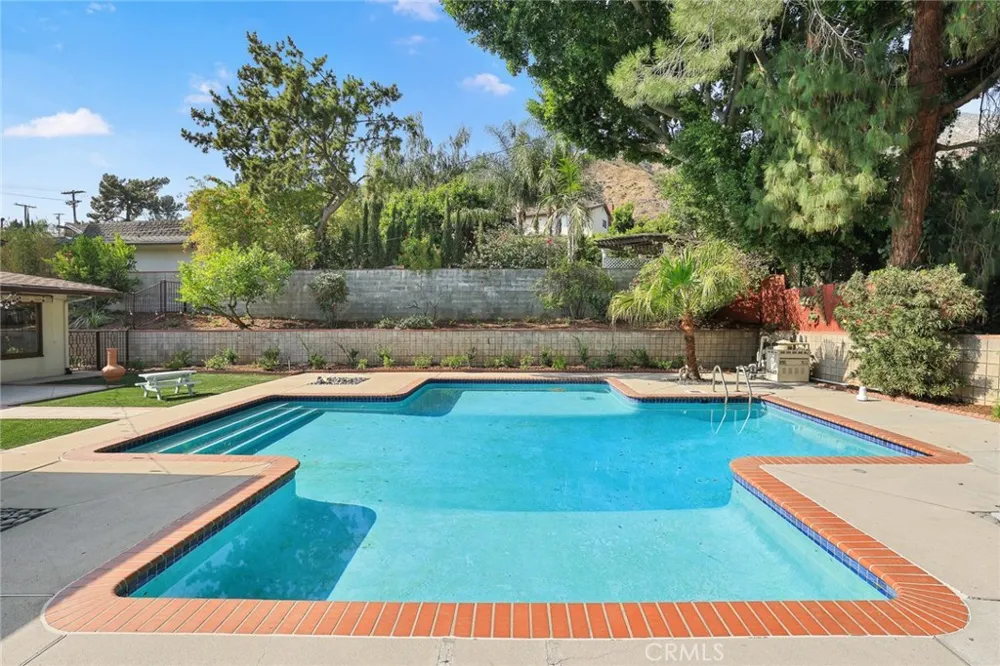 602 N Michillinda Avenue Sierra Madre, CA 91024