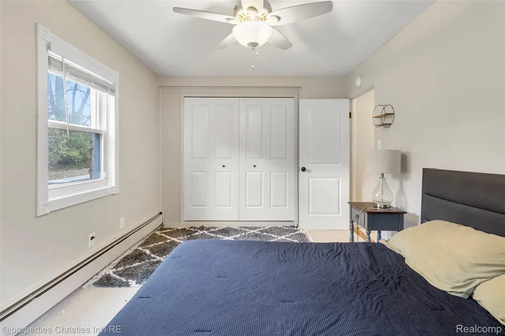 16219 Elizabeth Street Beverly Hills Village, MI 48025