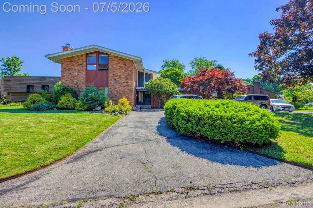 46 W Breitmeyer Place Mt Clemens City, MI 48043