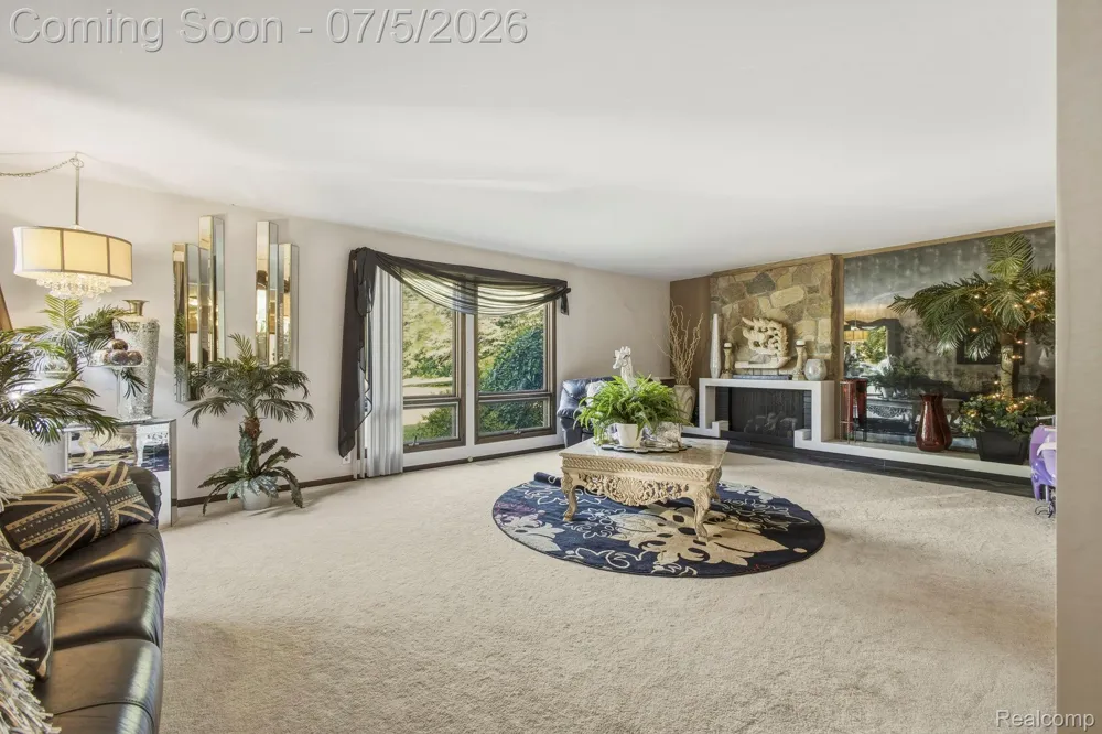 46 W Breitmeyer Place Mt Clemens City, MI 48043