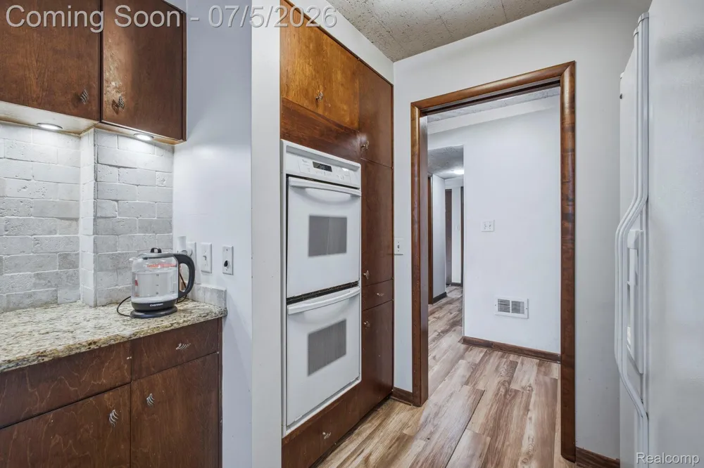 46 W Breitmeyer Place Mt Clemens City, MI 48043