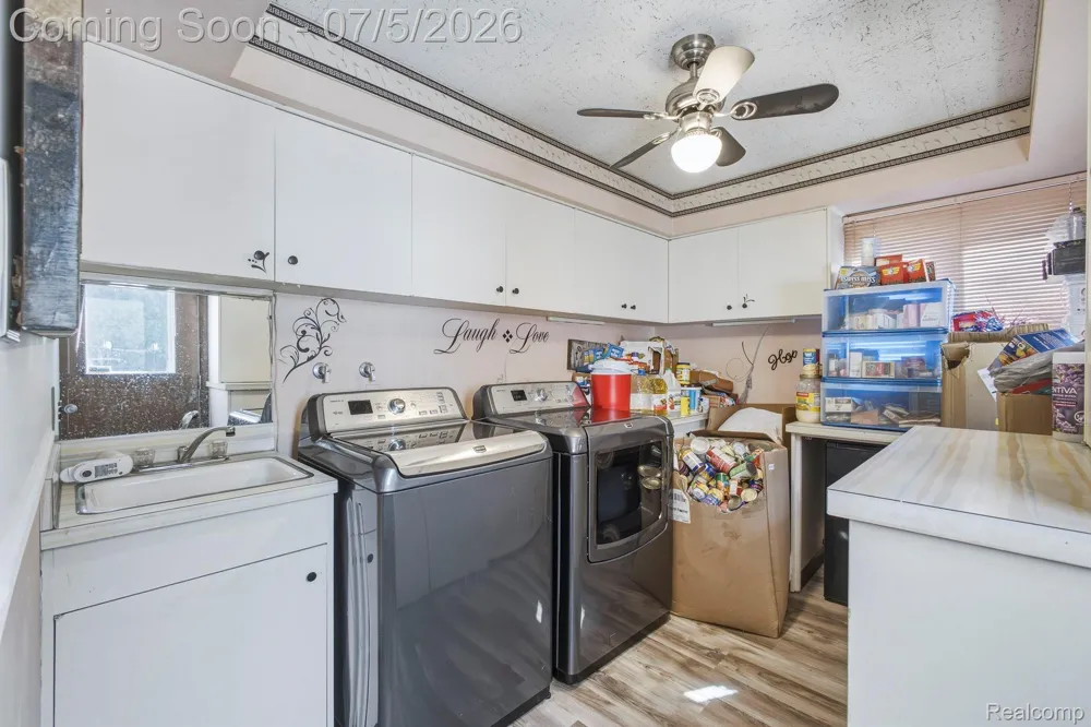 46 W Breitmeyer Place Mt Clemens City, MI 48043