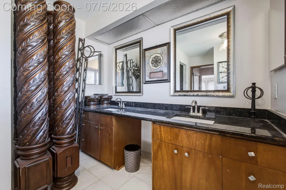 46 W Breitmeyer Place Mt Clemens City, MI 48043